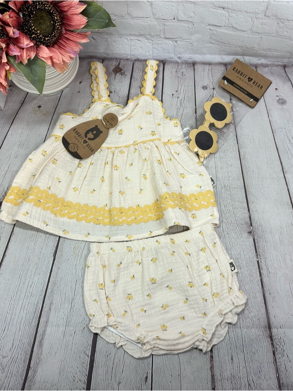 NWT rabbit + bear Lemon Print Ruffle Tank & Shorts Set 12M cottage coquette